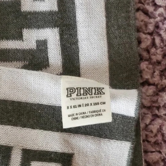 PINK VS Cozy Hat & Scarf Set Gray - Picture 5 of 5